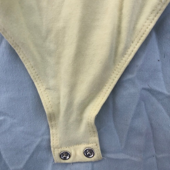 Yellow body suit - Picture 3 of 4